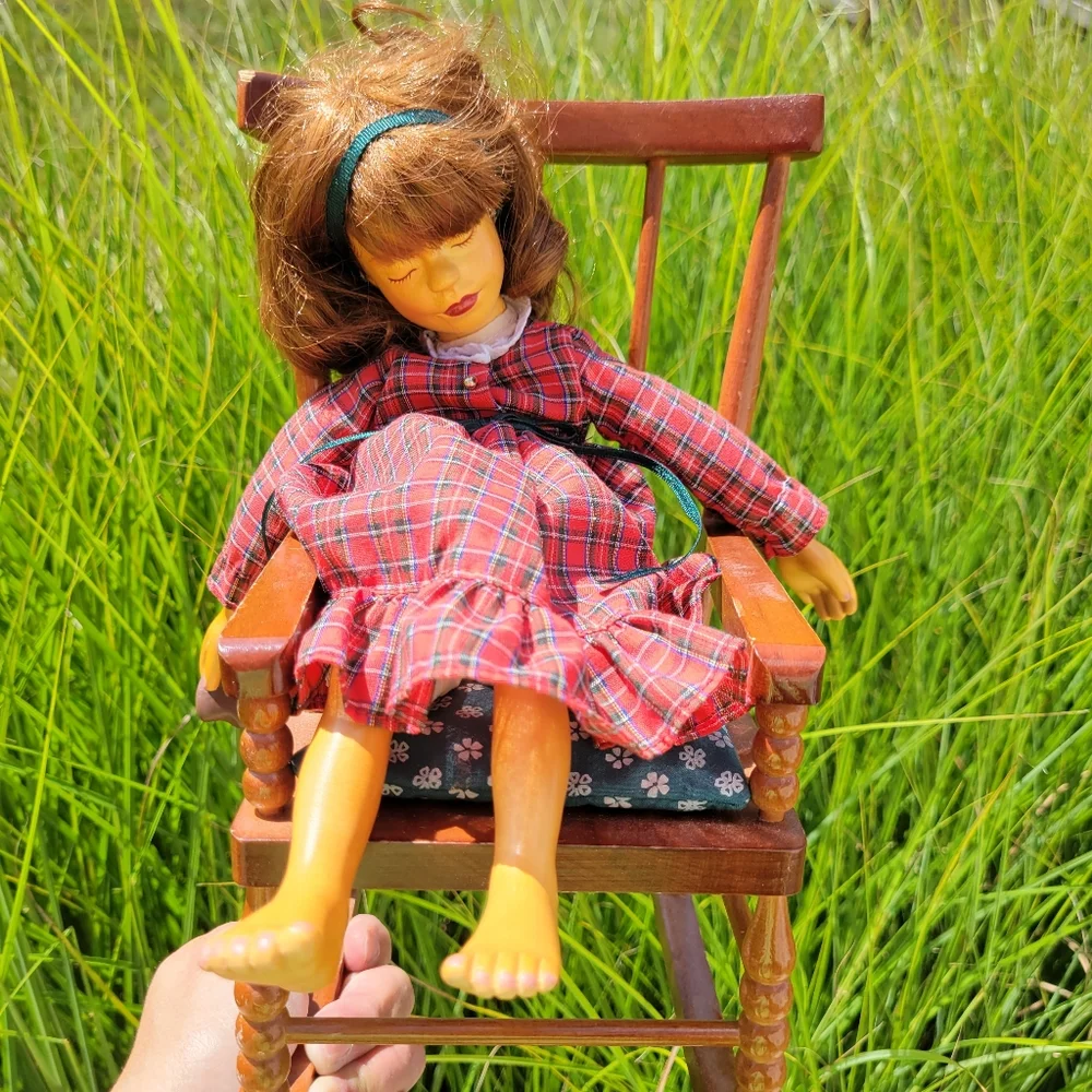 Patrica Brooks The Hamilton Collection 1992 Waiting for Santa Doll & Rocker